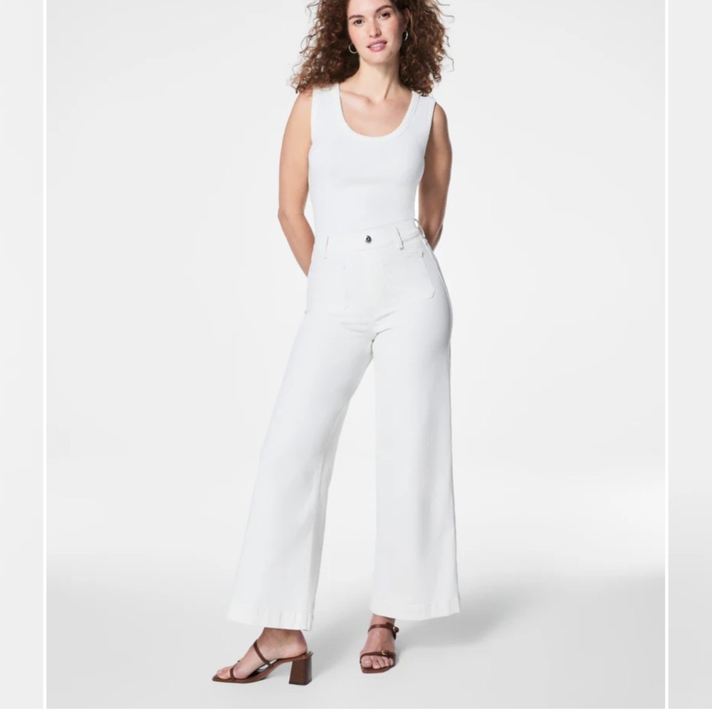SPANX cropped wide leg jeans with patch pockets. NEW WITH TAGS
